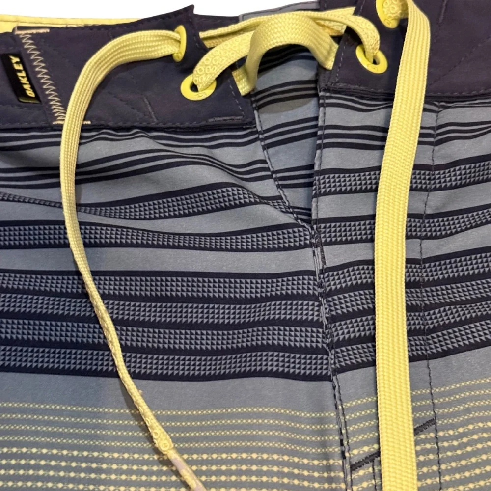 Oakley Mens‎ 36 Board Shorts Surf Swim Stretch Athleisure Y2K Beach Vacation